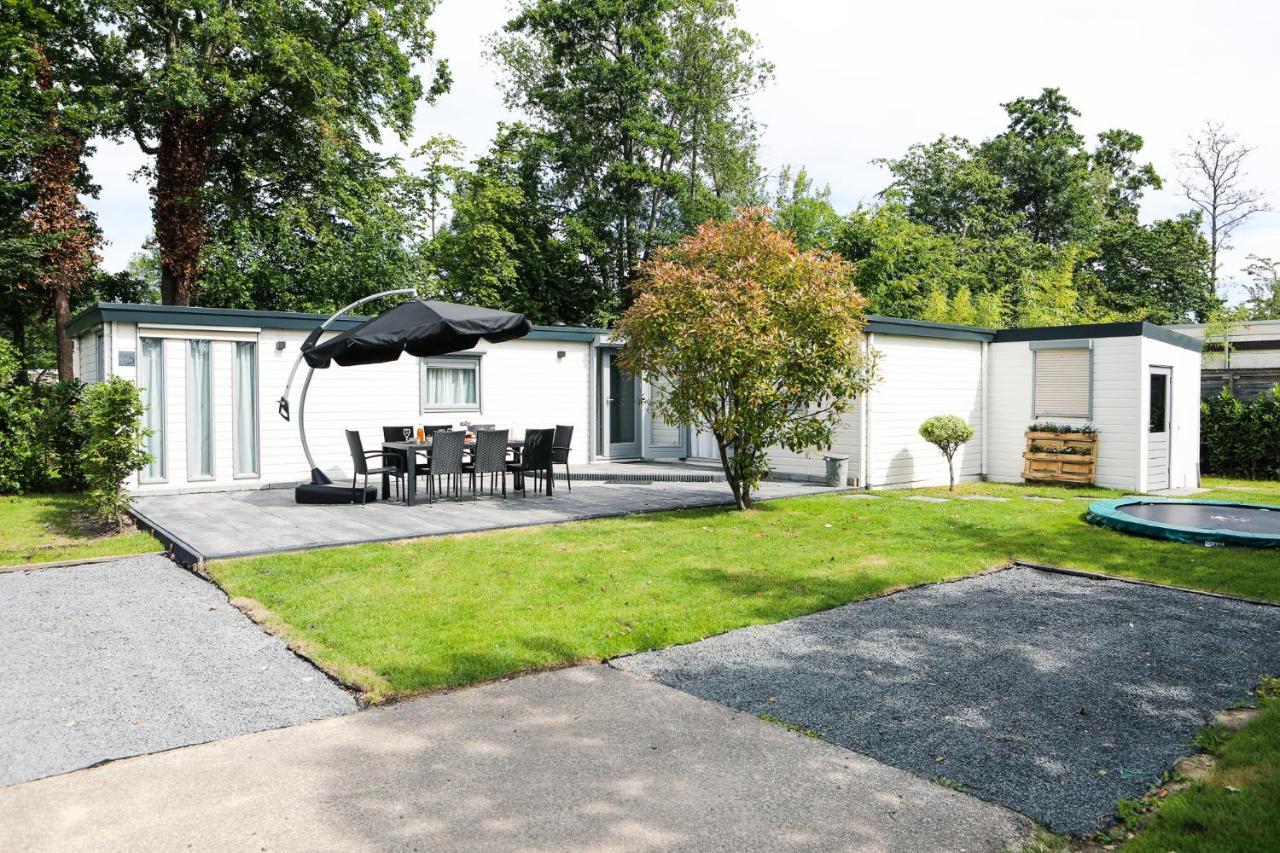 Ruim Chalet In Het Hart Van ZeelandHeinkenszand エクステリア 写真
