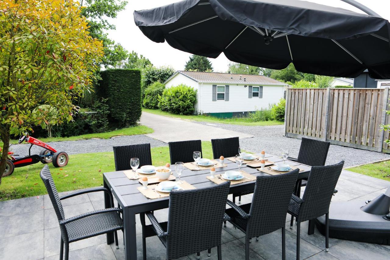 Ruim Chalet In Het Hart Van ZeelandHeinkenszand エクステリア 写真