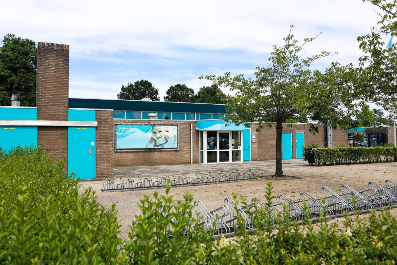 Ruim Chalet In Het Hart Van ZeelandHeinkenszand エクステリア 写真